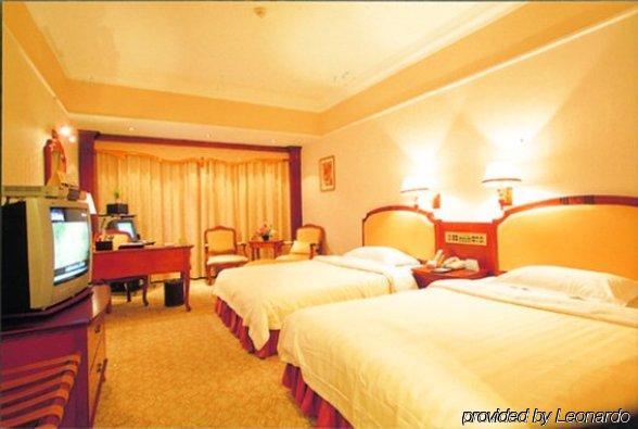 Phoenix Hotel Nanning Room photo